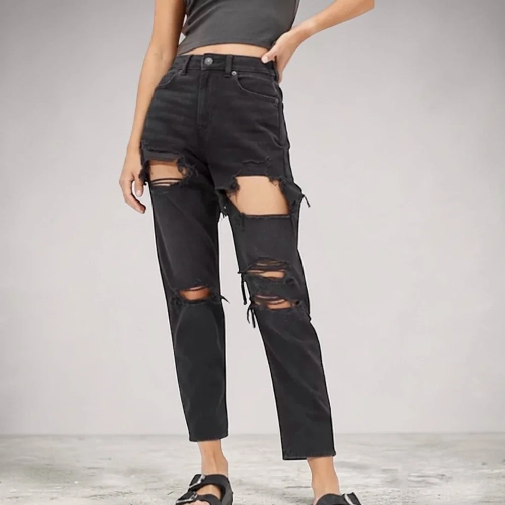 AE (10) Mom Jean Destroyed Black Comfort Stretch Waistband High Rise NWT - Picture 10 of 10